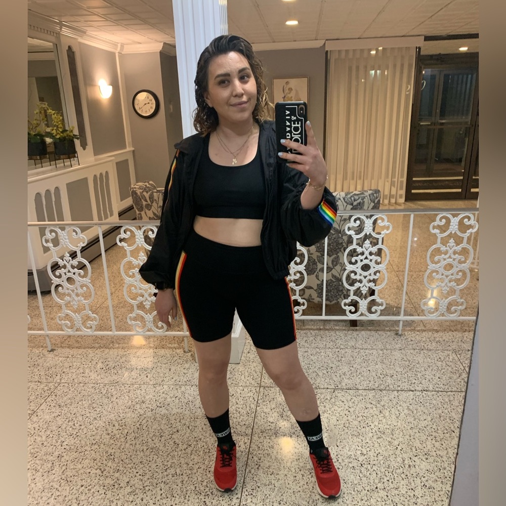 ⭐️ Meet Your Posher, Antonia ⭐️ - Picture 12 of 16